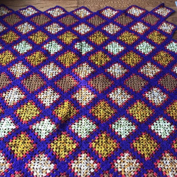 Handmade 1970/80s crochet throw blanket - Picture 3 of 6